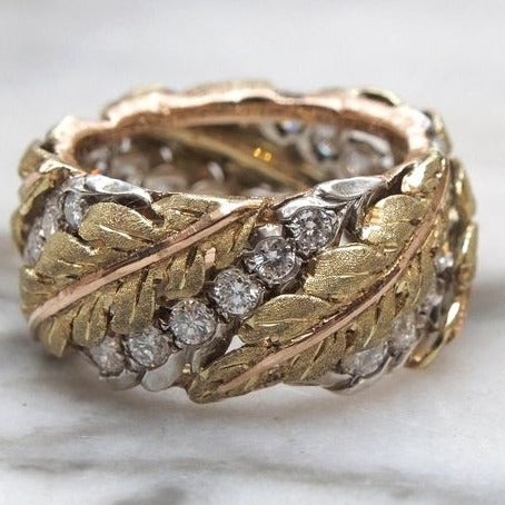 Elegant guldbelagt ring med krystal