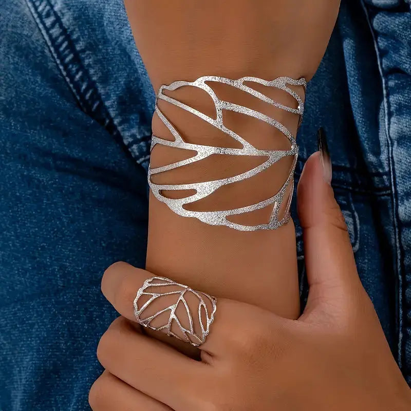 Leaf-design Cuff Bracelet