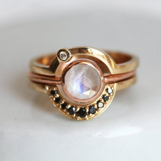 Krystalring i hvidguld med vintage sorte zirkoner